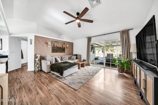 8044 W COLUMBINE Drive, Peoria, AZ 85381