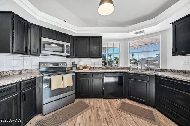 8044 W COLUMBINE Drive, Peoria, AZ 85381