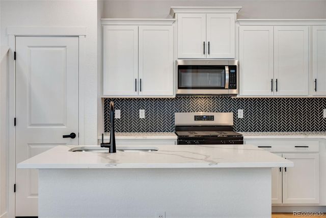 22534 E 6th Place, Aurora, CO 80018