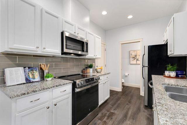 2285 NE Natalie Way, Issaquah, WA 98029