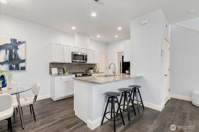 2285 NE Natalie Way, Issaquah, WA 98029