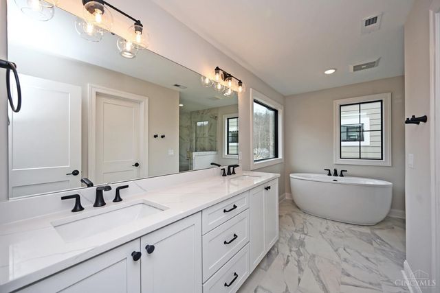 7406 Orchard Street, Columbia Twp, OH 45227