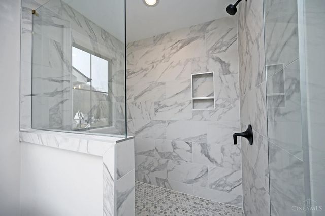 7406 Orchard Street, Columbia Twp, OH 45227