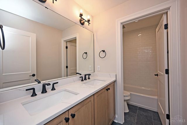 7406 Orchard Street, Columbia Twp, OH 45227