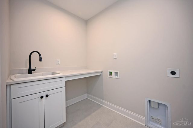 7406 Orchard Street, Columbia Twp, OH 45227