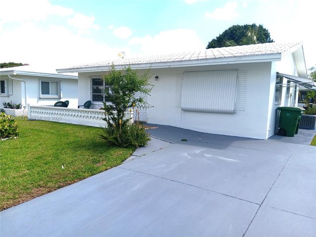 7004 NW 67th Ave, Tamarac, FL 33321