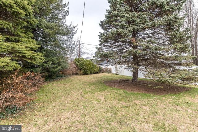 305 DEVON RD, Fairless Hills, PA 19030