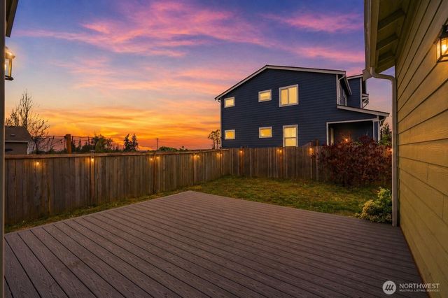 3245 Loch Ness Loop, Mount Vernon, WA 98273