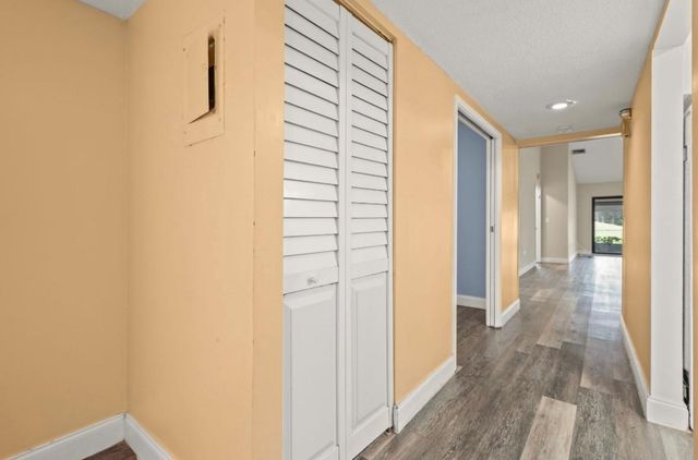 370 Fairway Circle 13, Weston, FL 33326