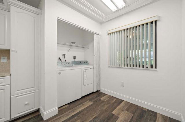 370 Fairway Circle 13, Weston, FL 33326