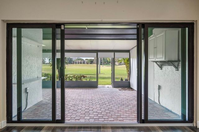 370 Fairway Circle 13, Weston, FL 33326