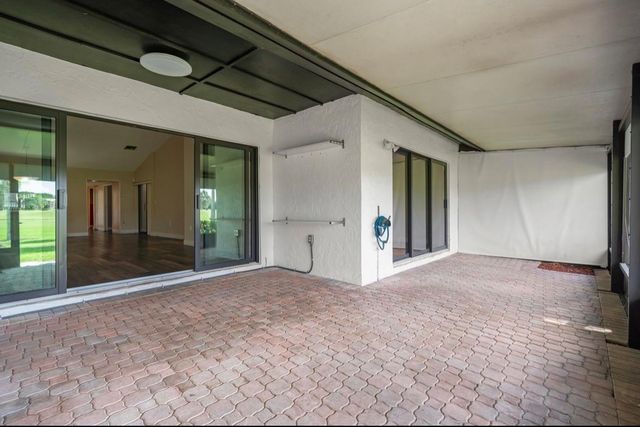 370 Fairway Circle 13, Weston, FL 33326