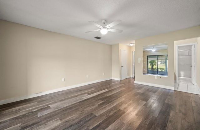 370 Fairway Circle 13, Weston, FL 33326