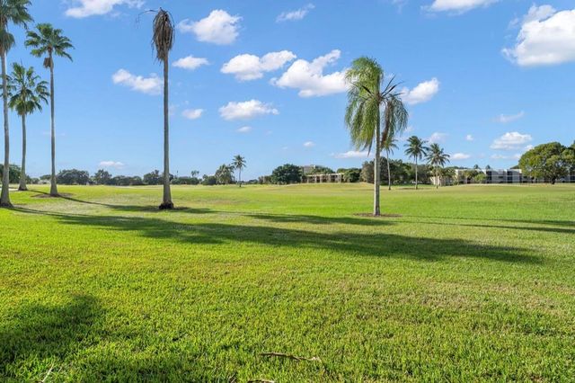370 Fairway Circle 13, Weston, FL 33326