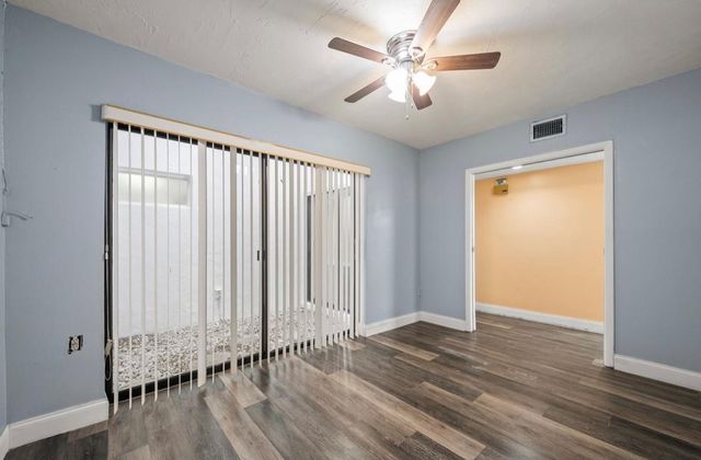 370 Fairway Circle 13, Weston, FL 33326