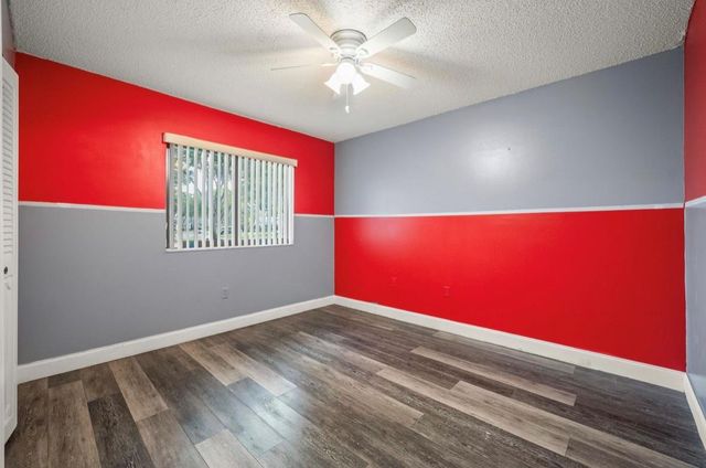 370 Fairway Circle 13, Weston, FL 33326