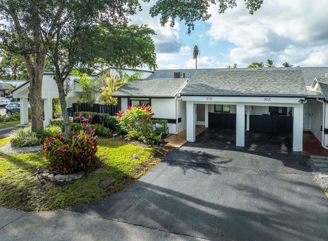 370 Fairway Circle 13, Weston, FL 33326