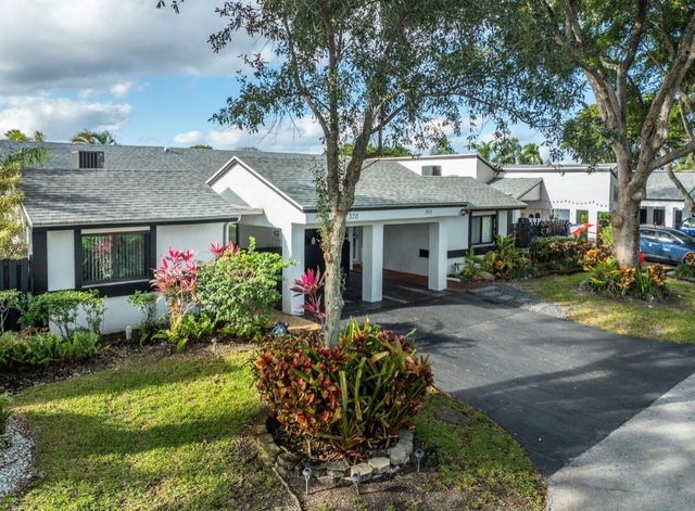 370 Fairway Circle 13, Weston, FL 33326