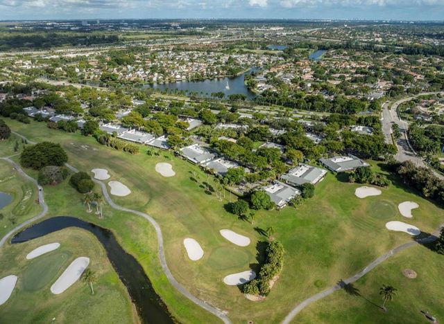 370 Fairway Circle 13, Weston, FL 33326