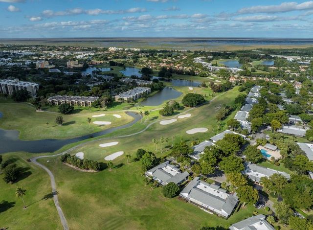 370 Fairway Circle 13, Weston, FL 33326