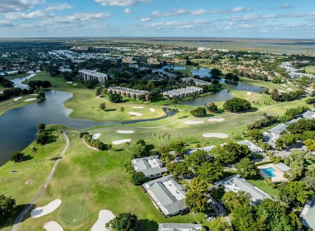 370 Fairway Circle 13, Weston, FL 33326