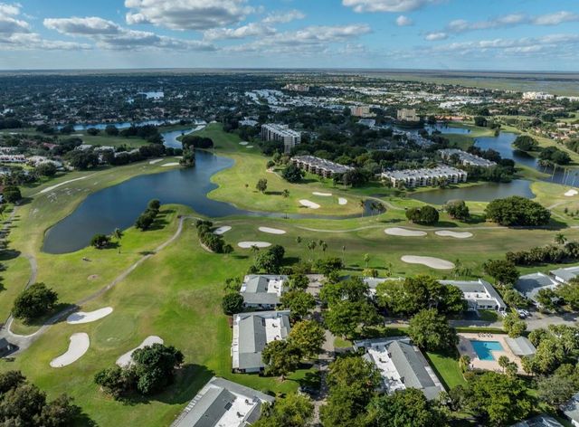 370 Fairway Circle 13, Weston, FL 33326