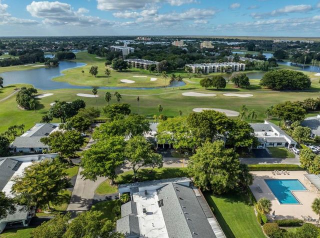 370 Fairway Circle 13, Weston, FL 33326