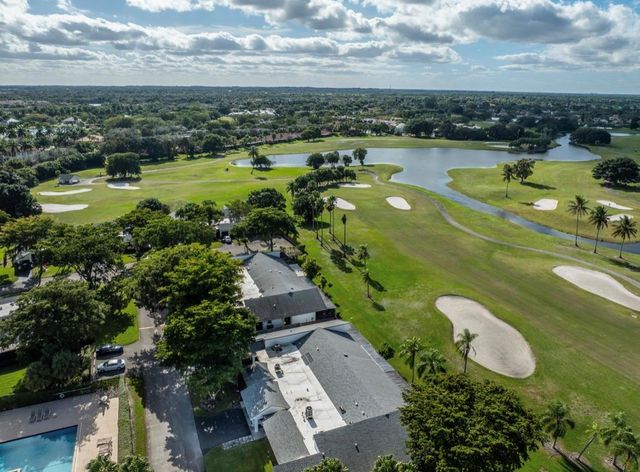 370 Fairway Circle 13, Weston, FL 33326