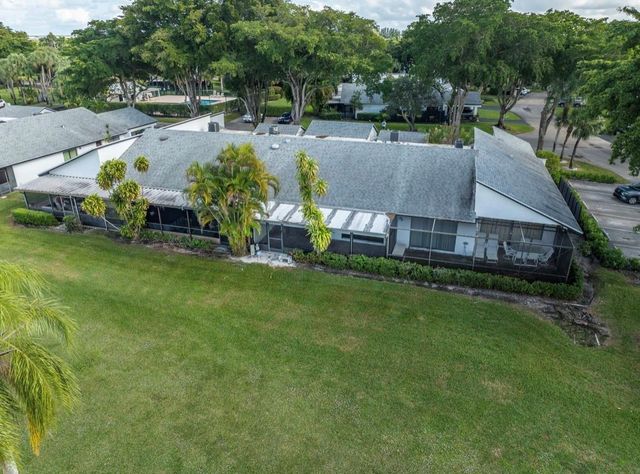 370 Fairway Circle 13, Weston, FL 33326