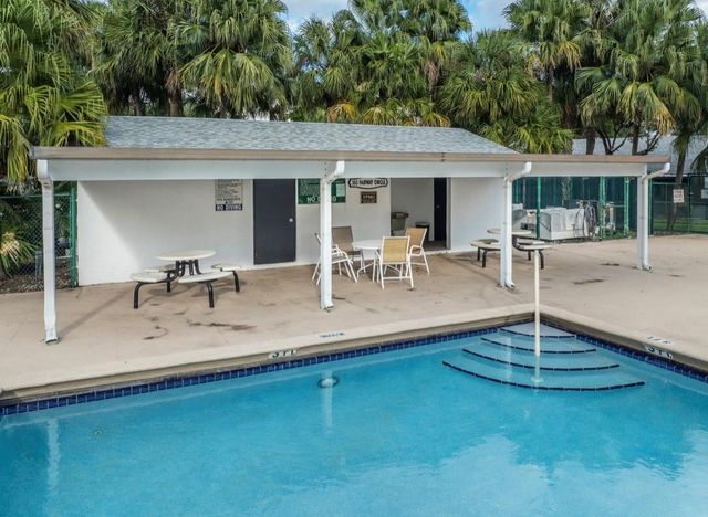 370 Fairway Circle 13, Weston, FL 33326