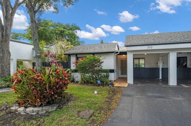 370 Fairway Circle 13, Weston, FL 33326