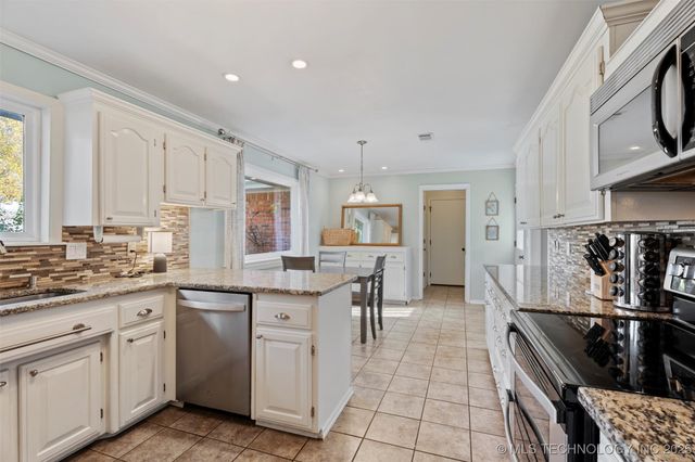 1800 Harned Drive, Bartlesville, OK 74006