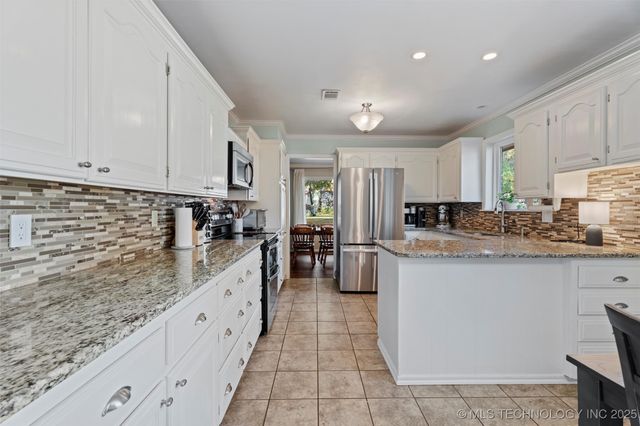 1800 Harned Drive, Bartlesville, OK 74006