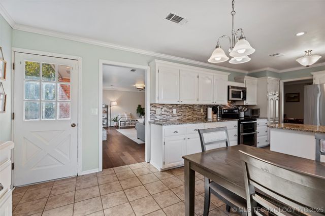 1800 Harned Drive, Bartlesville, OK 74006