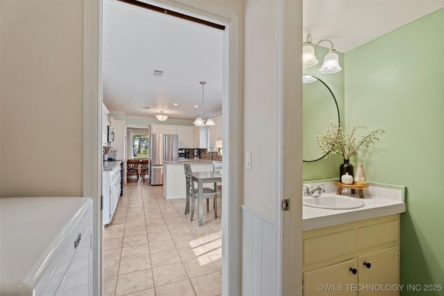 1800 Harned Drive, Bartlesville, OK 74006