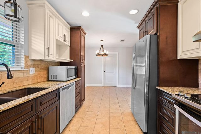 1437 Mchugh Rd, Baker, LA 70714