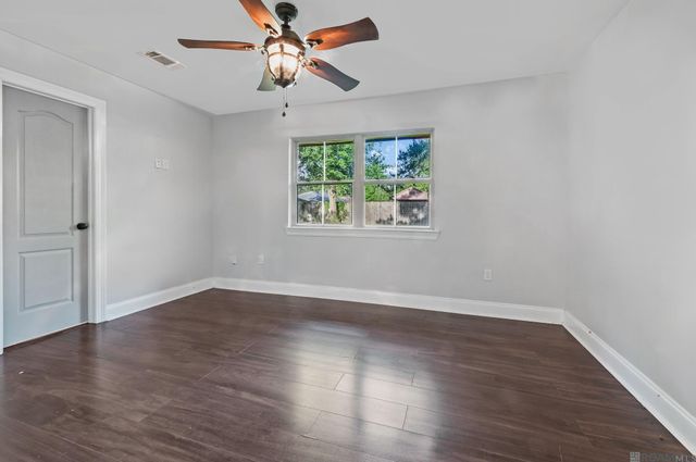 1437 Mchugh Rd, Baker, LA 70714