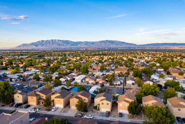 727 Avanti Street SW, Albuquerque, NM 87121
