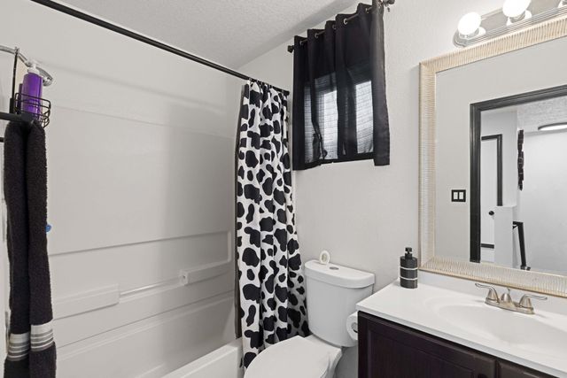 727 Avanti Street SW, Albuquerque, NM 87121