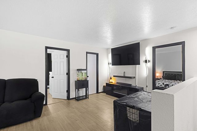 727 Avanti Street SW, Albuquerque, NM 87121