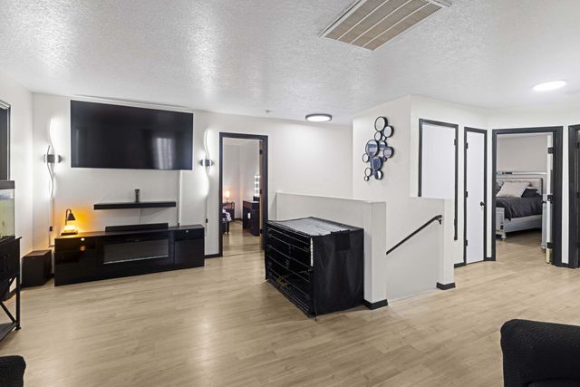 727 Avanti Street SW, Albuquerque, NM 87121