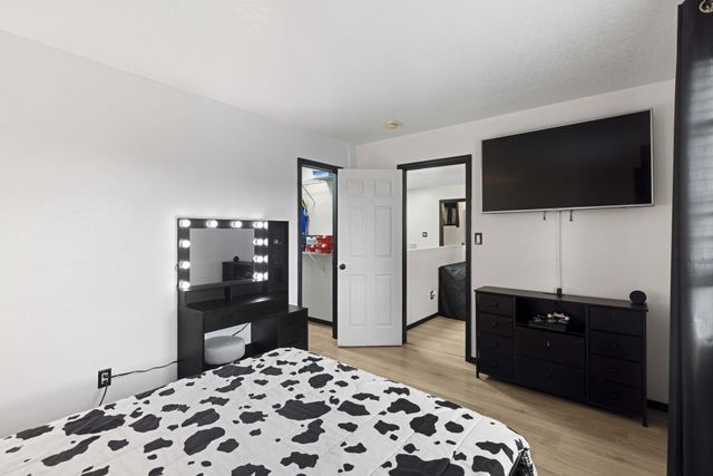 727 Avanti Street SW, Albuquerque, NM 87121