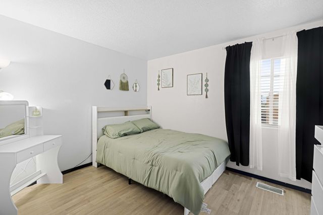727 Avanti Street SW, Albuquerque, NM 87121