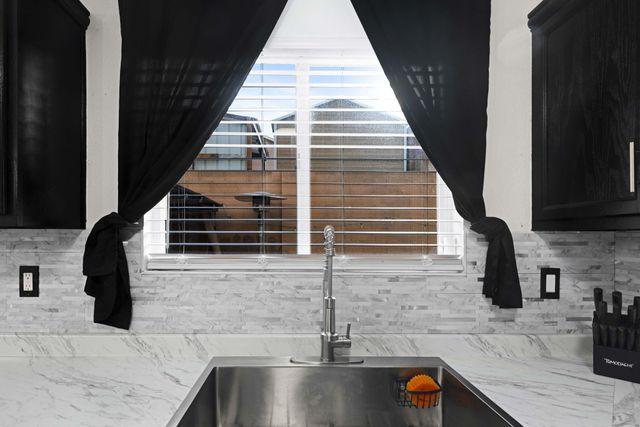 727 Avanti Street SW, Albuquerque, NM 87121