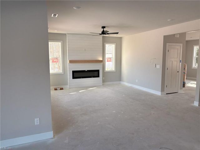 1453 Whittamore RD, Chesapeake, VA 23322