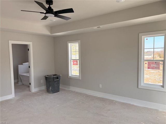 1453 Whittamore RD, Chesapeake, VA 23322