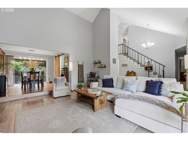 31 DA VINCI St, Lake Oswego, OR 97035