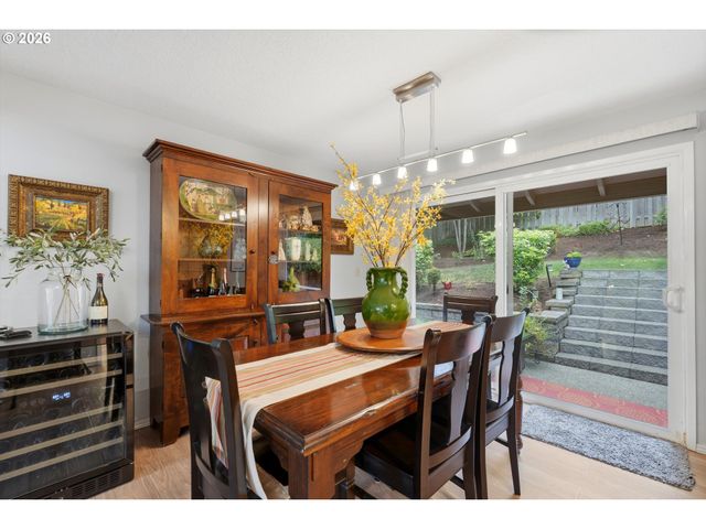 31 DA VINCI St, Lake Oswego, OR 97035