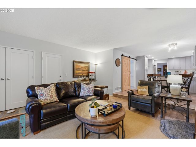 31 DA VINCI St, Lake Oswego, OR 97035
