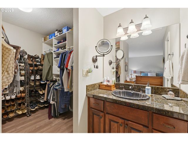 31 DA VINCI St, Lake Oswego, OR 97035
